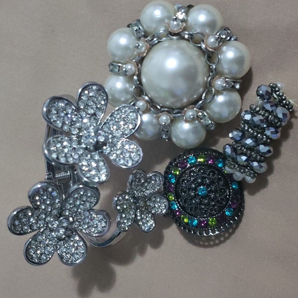 BRACELET AND 3 RINGS